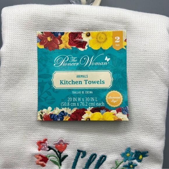 The Pioneer Women Farm Animal Print Set of 2 Kitchen Towels - Picture 3 of 6